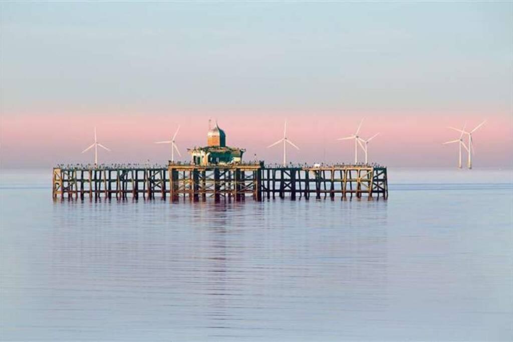 Grand 2 Bed Georgian Apartment At Florence House With King Bed, In The Heart Of Herne Bay & 300M From Beach Exteriör bild
