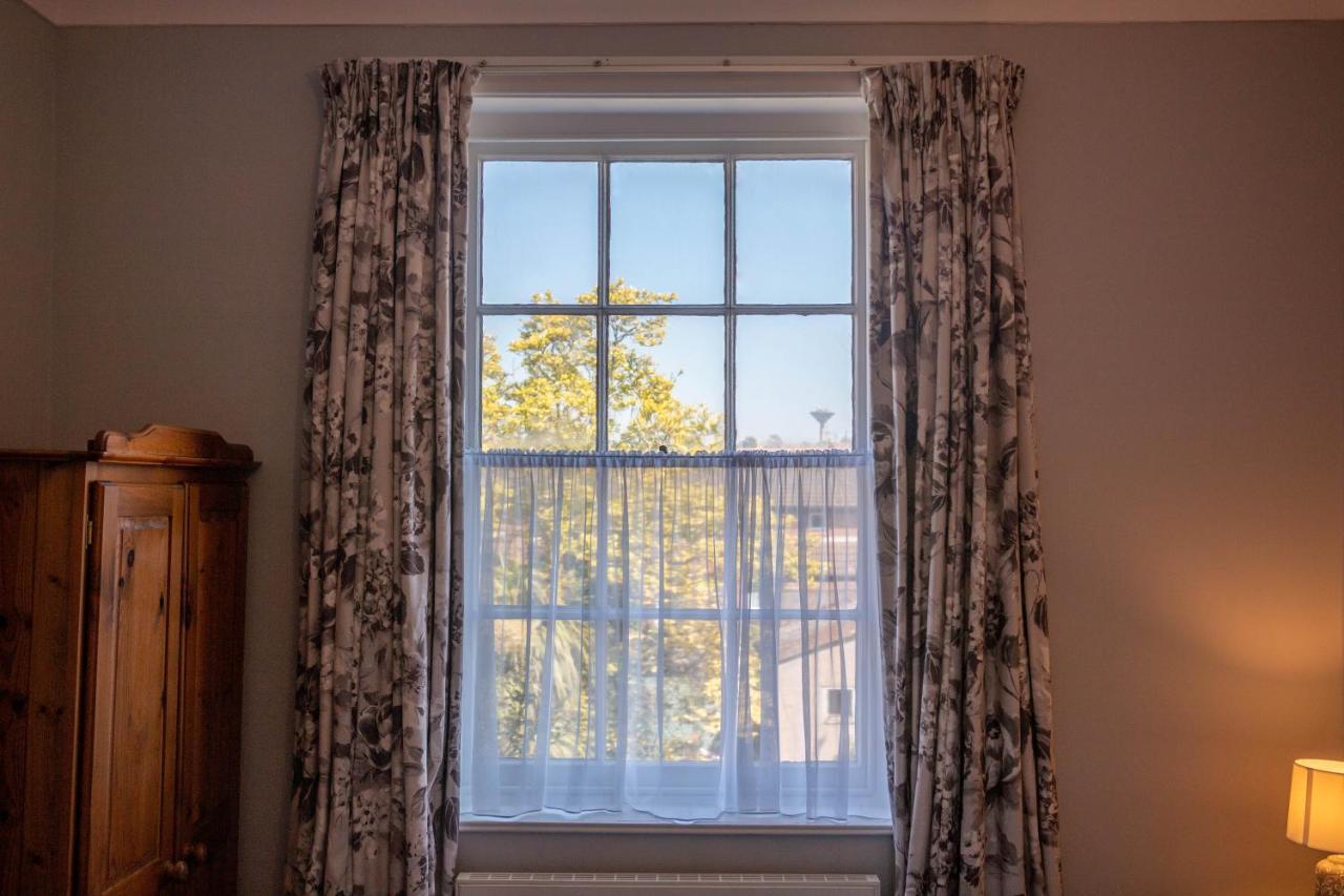 Grand 2 Bed Georgian Apartment At Florence House With King Bed, In The Heart Of Herne Bay & 300M From Beach Exteriör bild