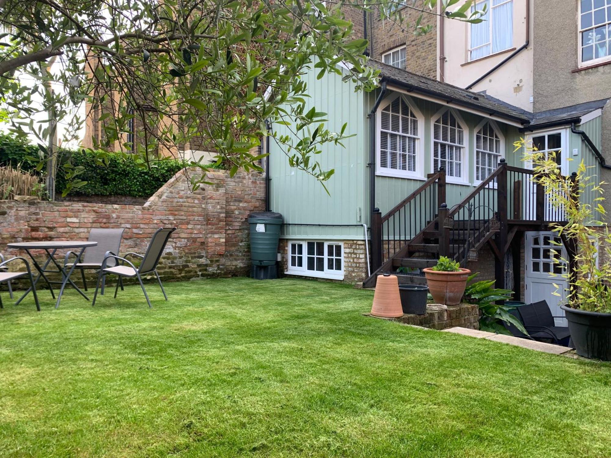 Grand 2 Bed Georgian Apartment At Florence House With King Bed, In The Heart Of Herne Bay & 300M From Beach Exteriör bild